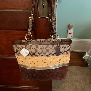 Classic Coach Tote….NWT